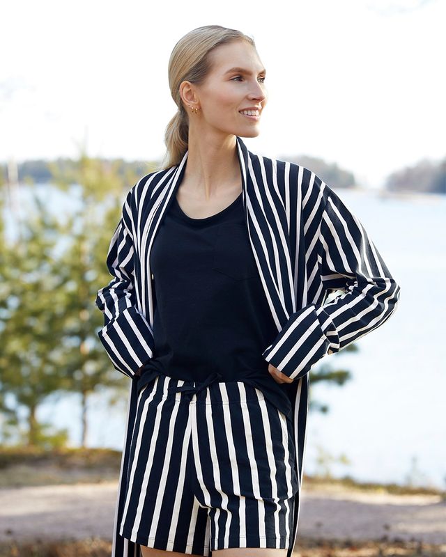 Klassinen raita hurmaa Angelica- ja Angelo-malliston oloasuissa