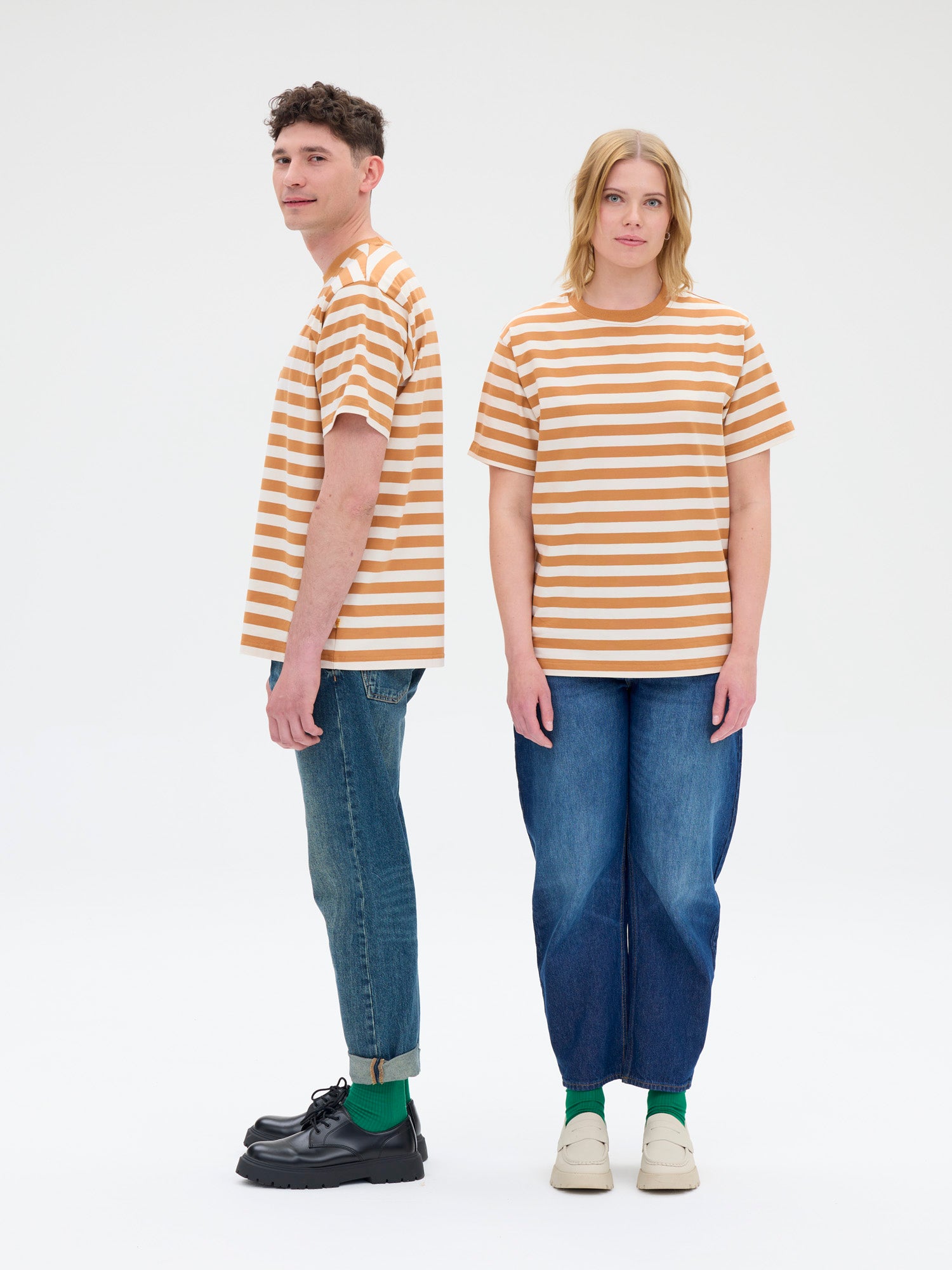Unisex T-paita Novato Raita, Ruskea/Valkoinen