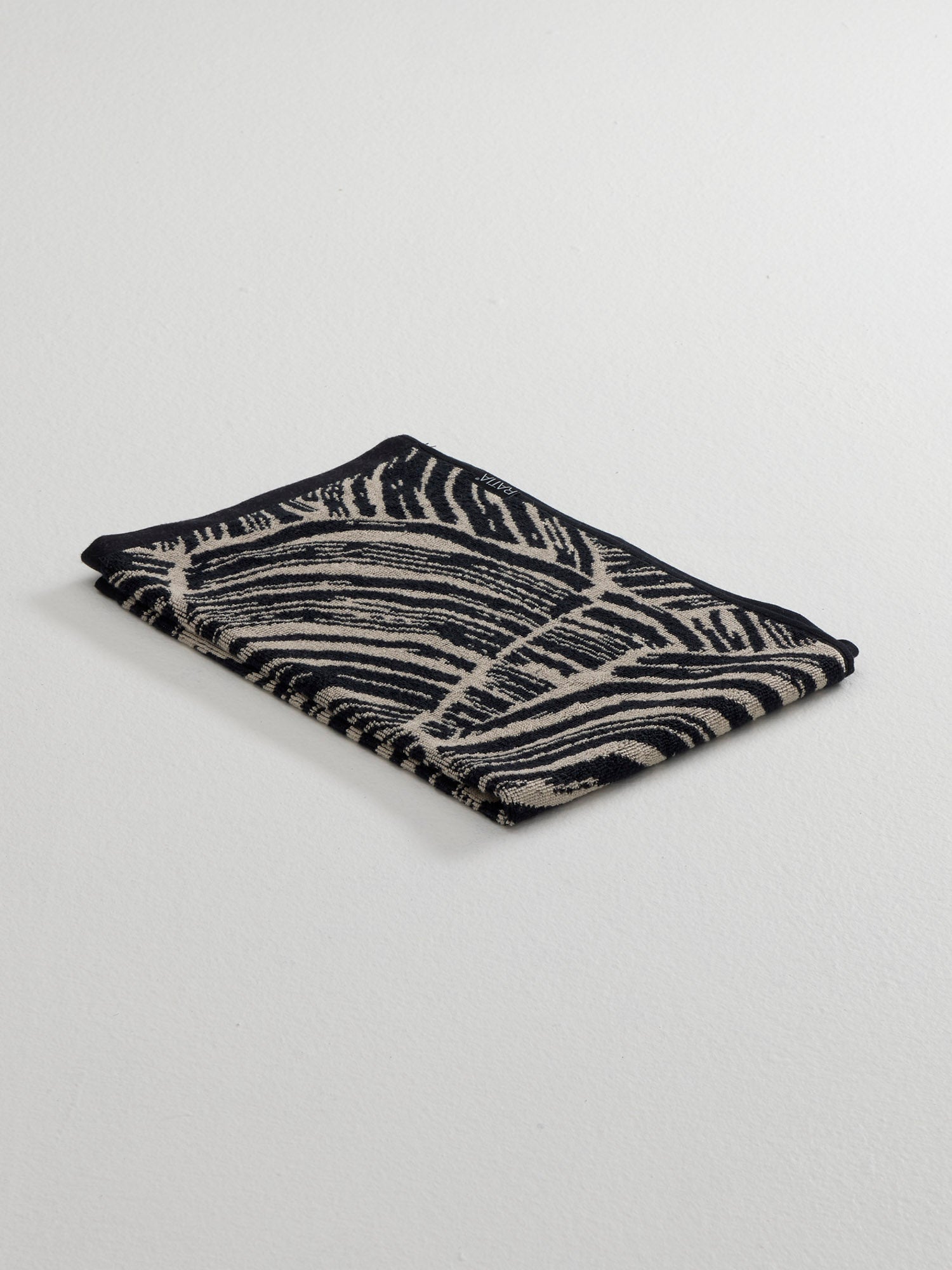 Hand Towel Kalliolla, Black/Beige