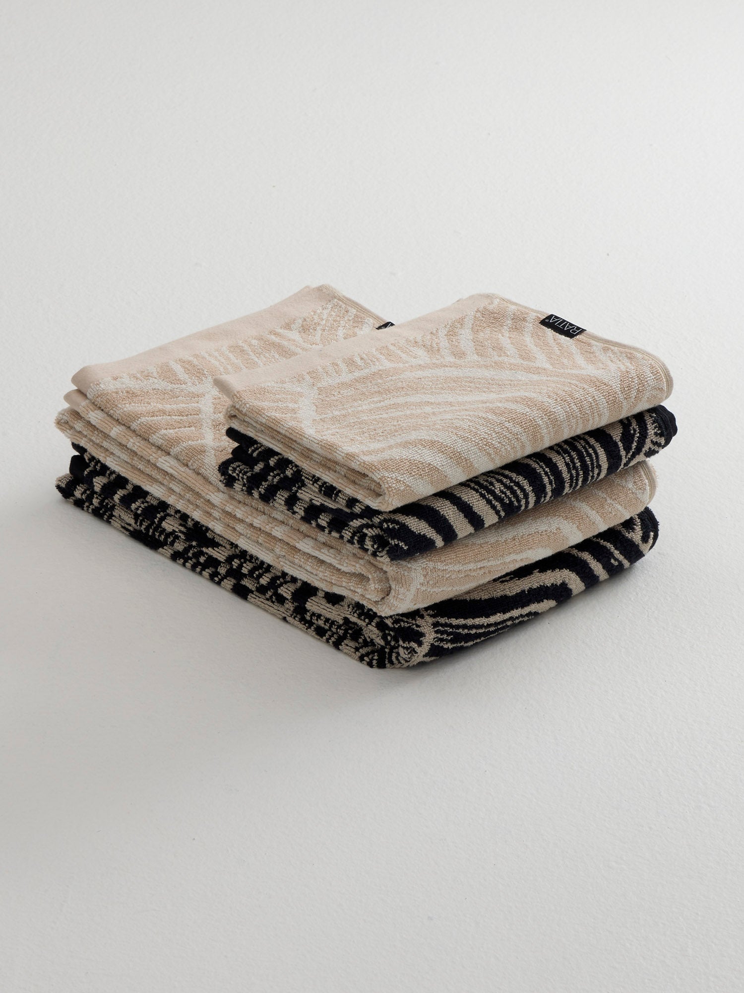 Bath Towel Kalliolla, Black/Beige