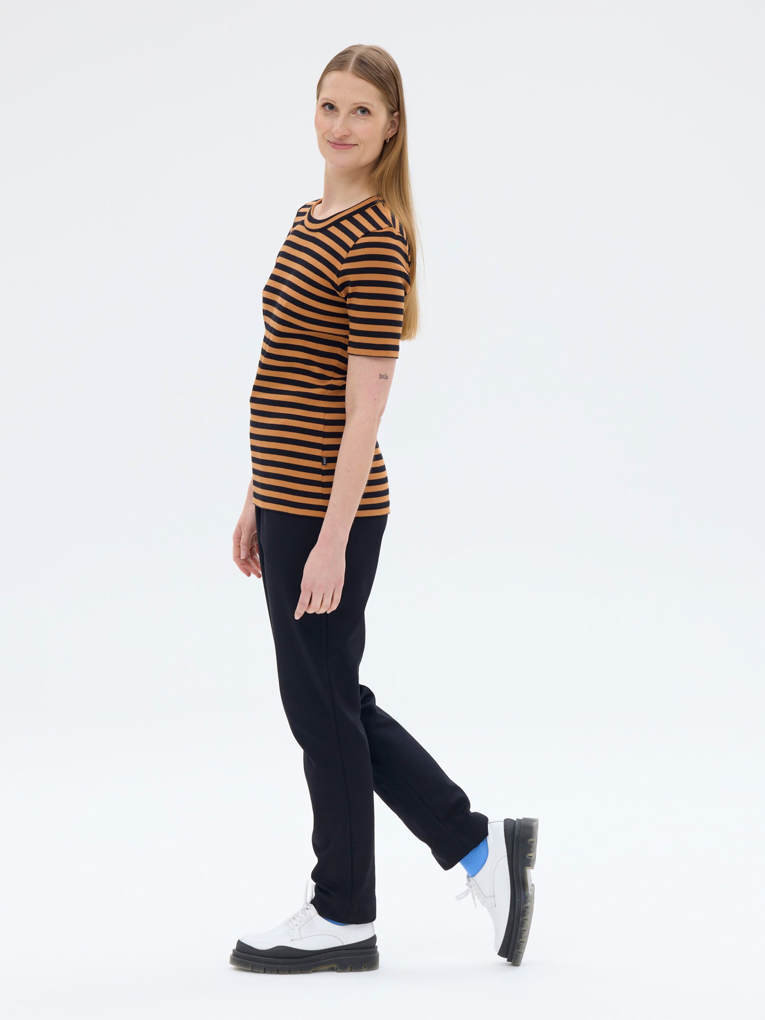 Brea Ribbipaita, Musta/Ruskea