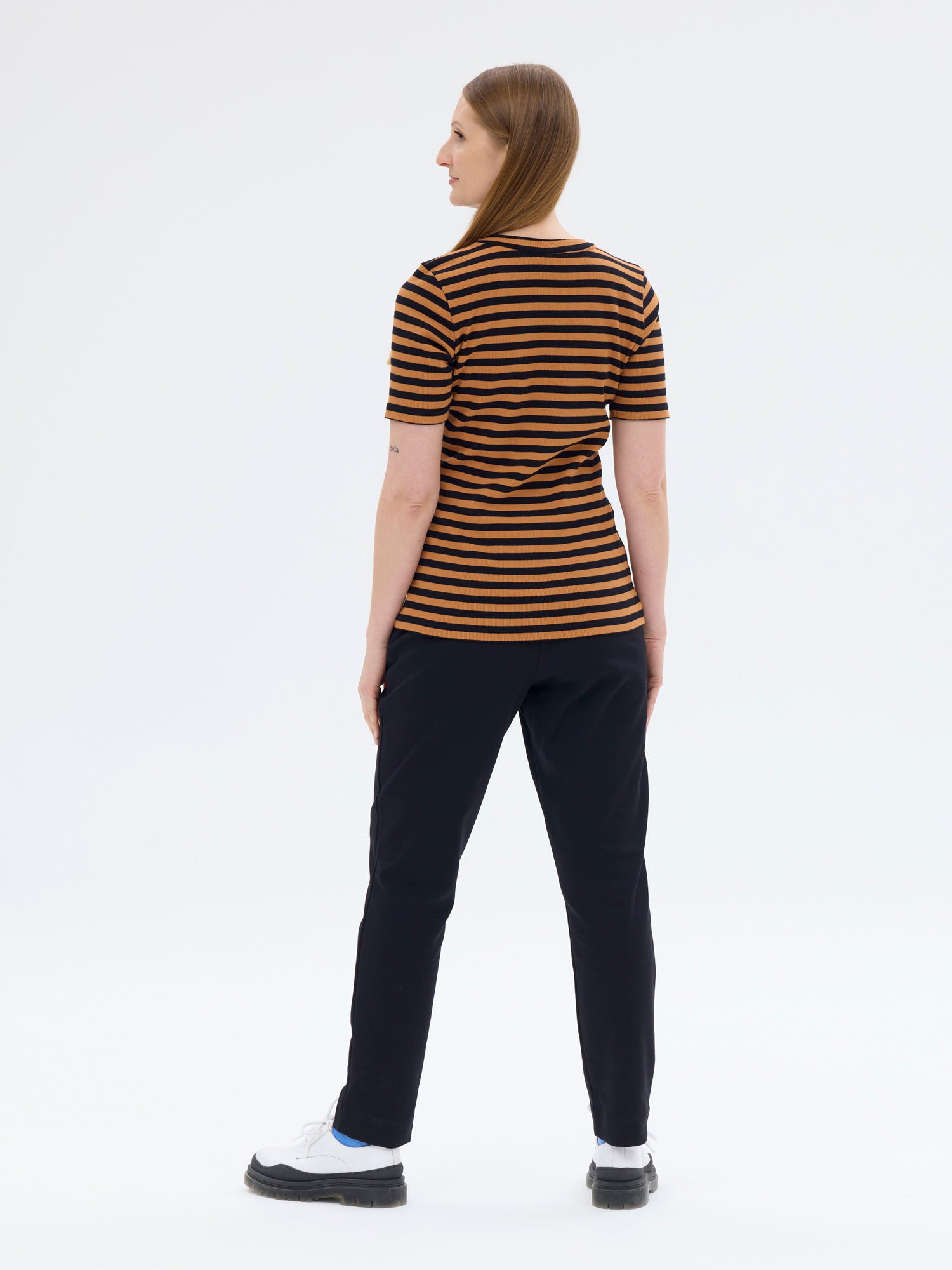 Brea Ribbipaita, Musta/Ruskea