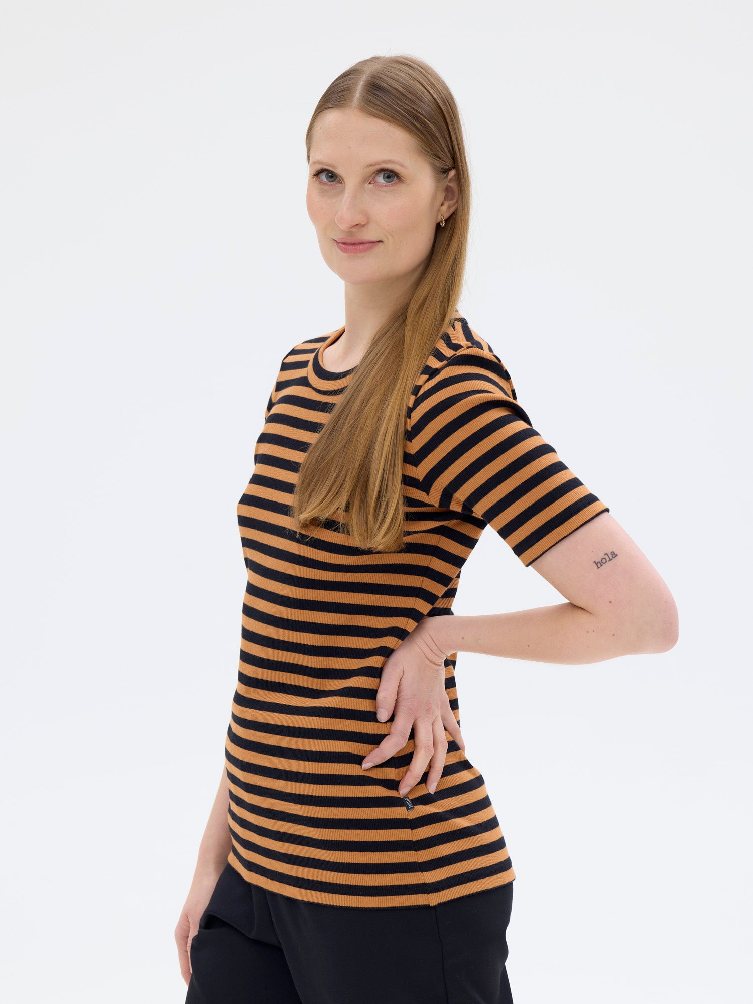 Brea Ribbipaita, Musta/Ruskea