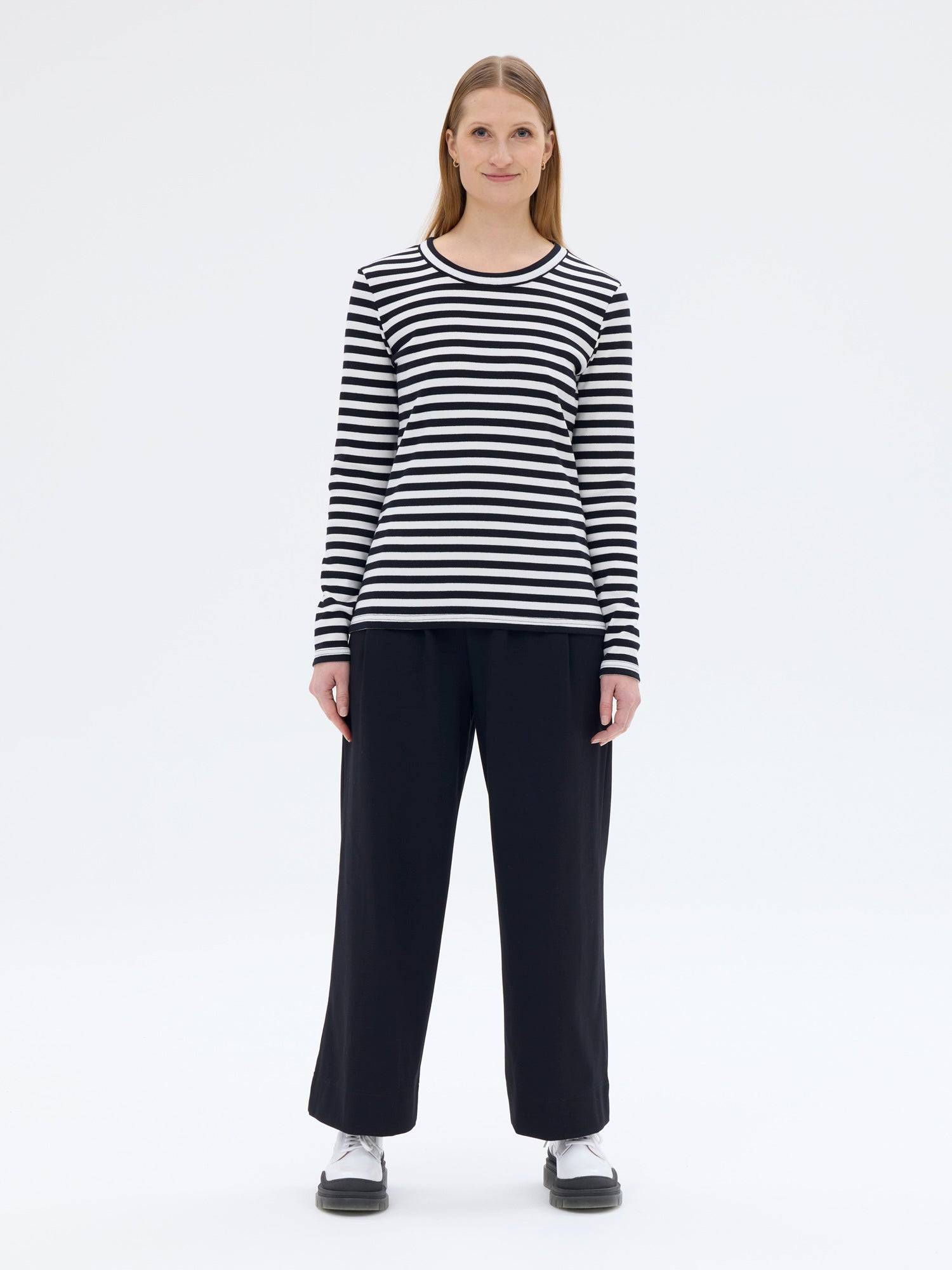 Moline Ribbipaita, Musta/Valkoinen