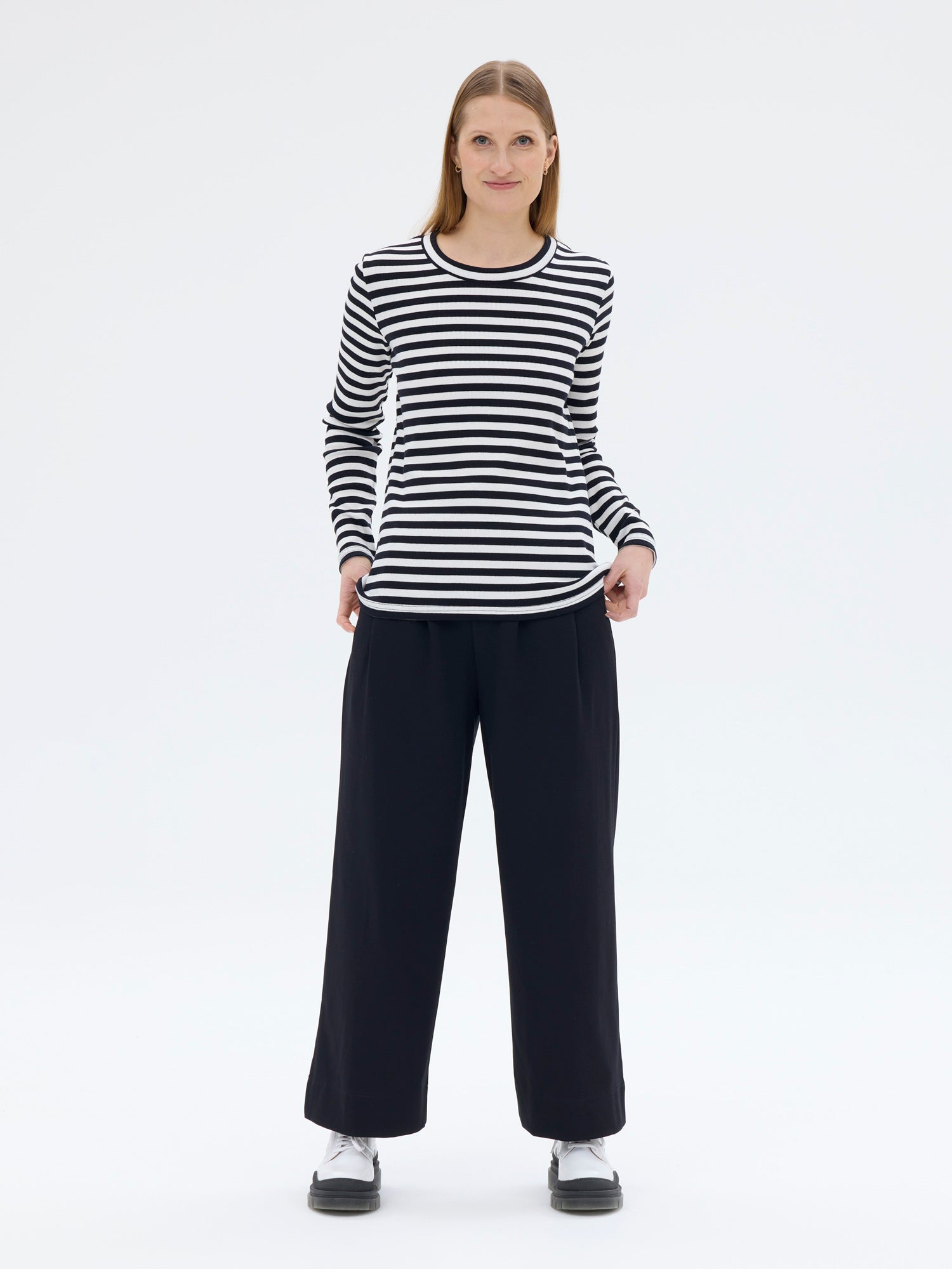 Moline Ribbipaita, Musta/Valkoinen