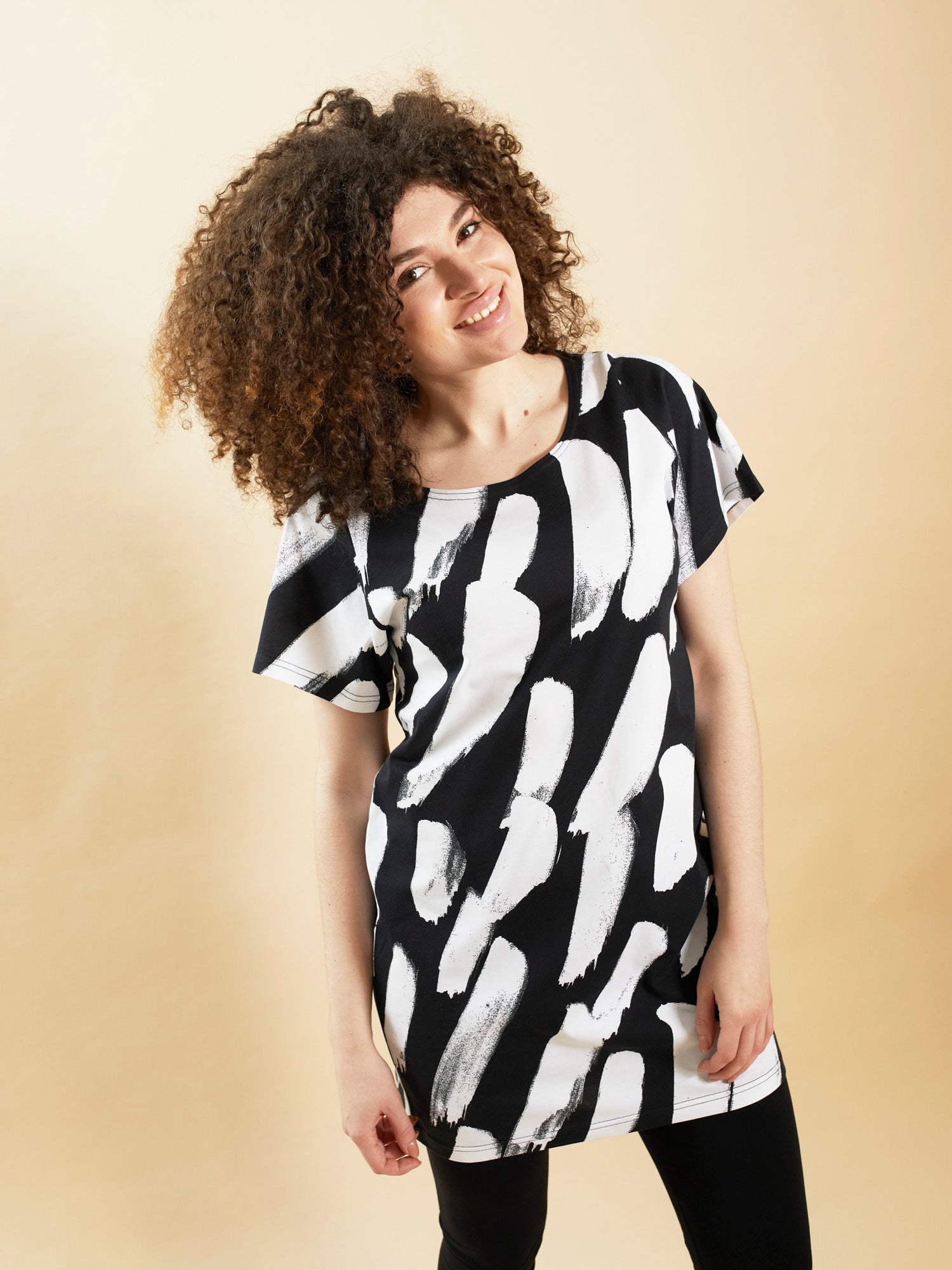 Pouta T-paita Nuoska, Musta/Valkoinen