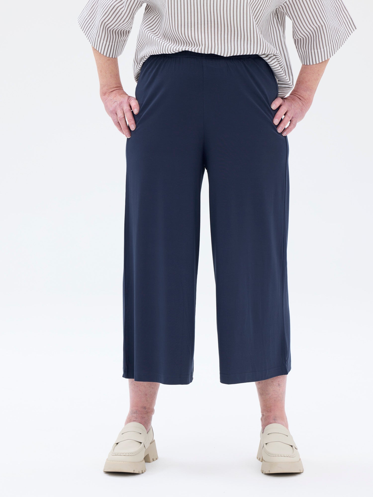 Dalia Culottes, Tummanharmaa