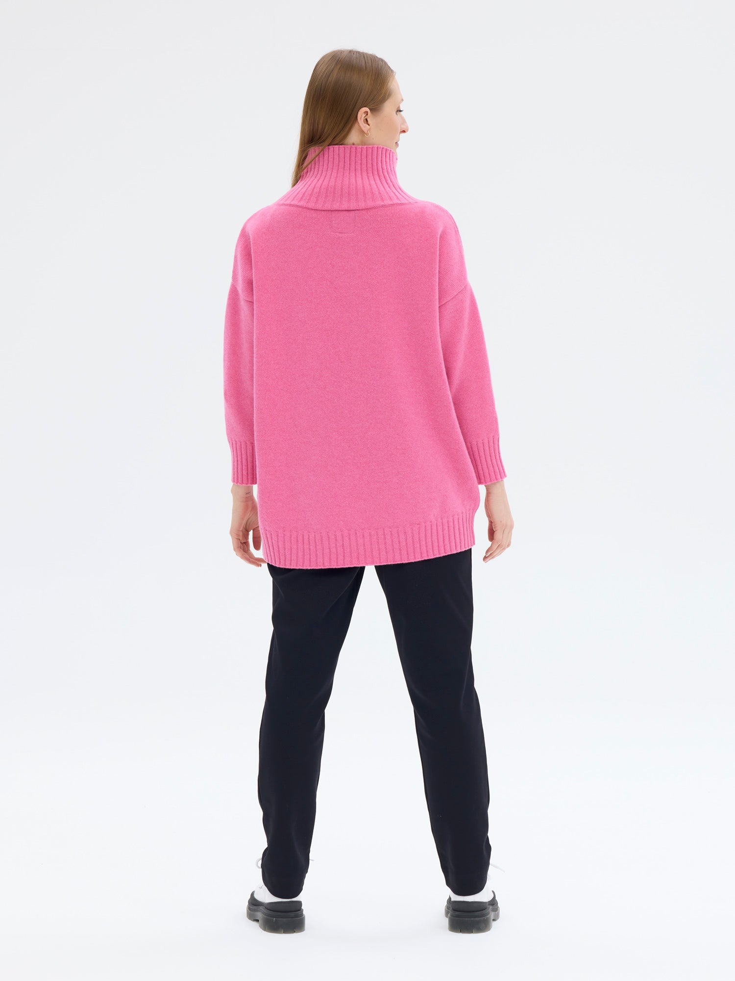 Mila Villaneulepaita, Pinkki