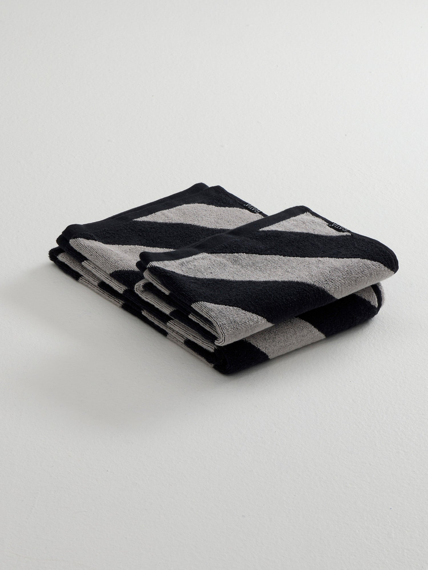 Diagonal Stripe Bath Towel, Black/Grey
