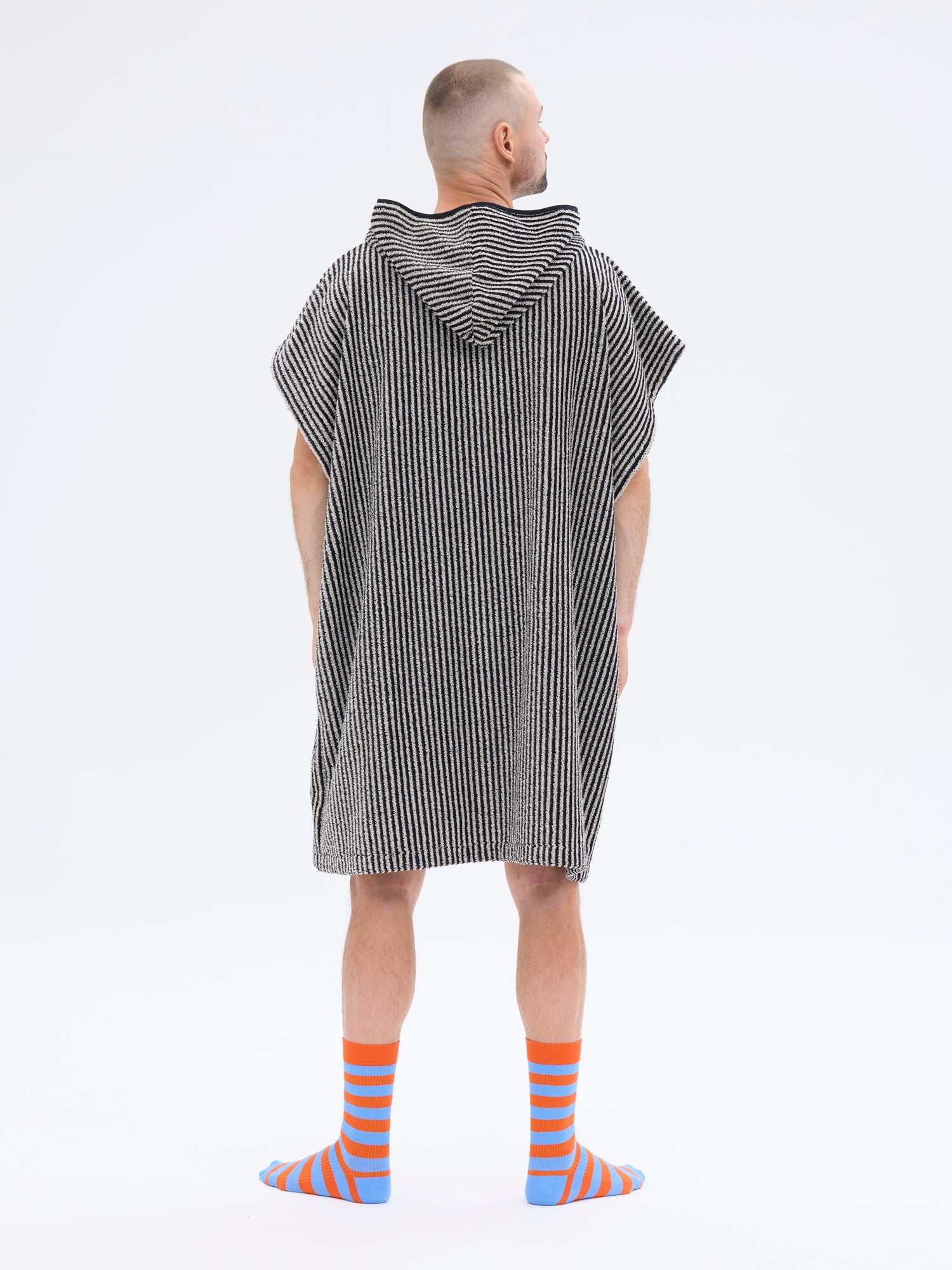 Unisex Poncho Raita, Musta/Hiekka